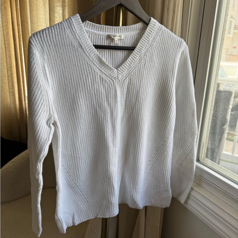 Tyler Boe Classic White V-Neck Sweater | Medium